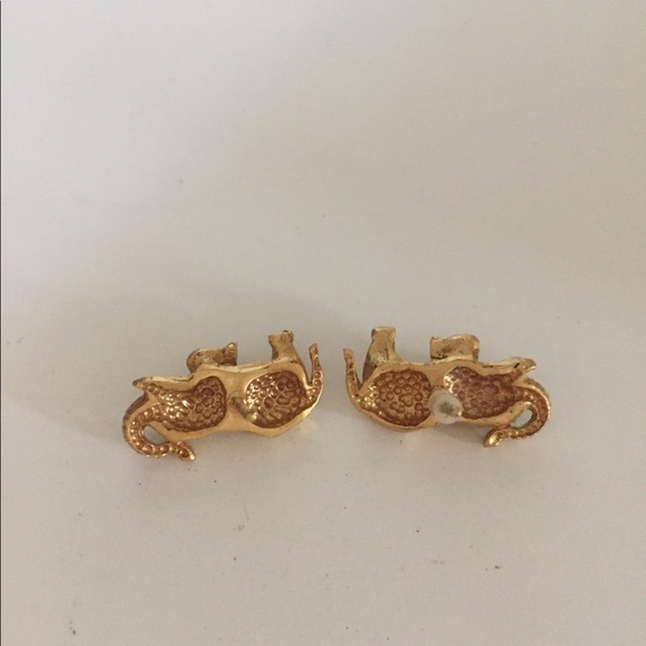 Gold plated elephant studs earrings - Picture 2 of 4